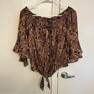 NWT Express Brown Snakeskin Off-Shoulder Blouse Women’s Size Medium